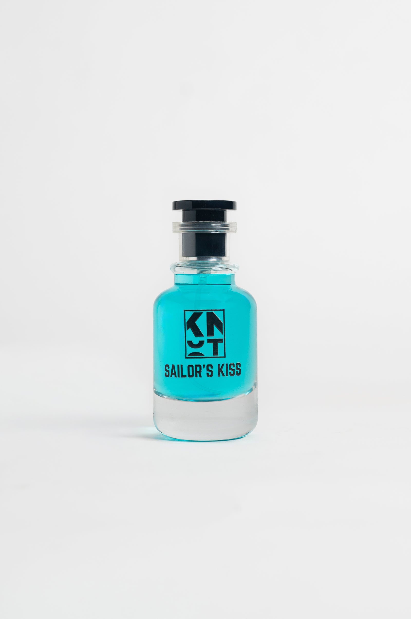 SAILORS KISS
